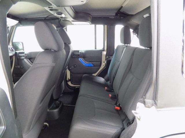 Jeep Wrangler Unlimited 2017 photo 17